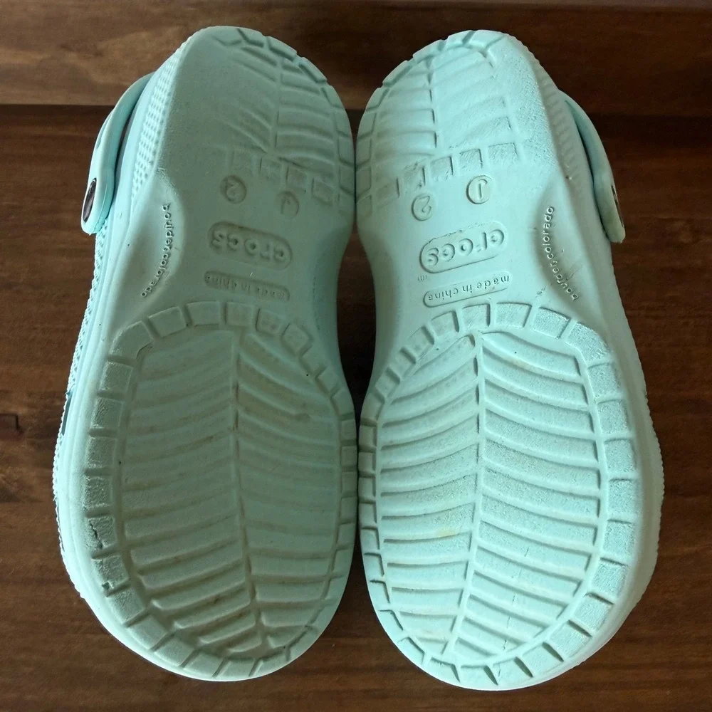 Crocs Classic Clog Mint Green Aqua Size J2 Kids Youth Slip On Shoes